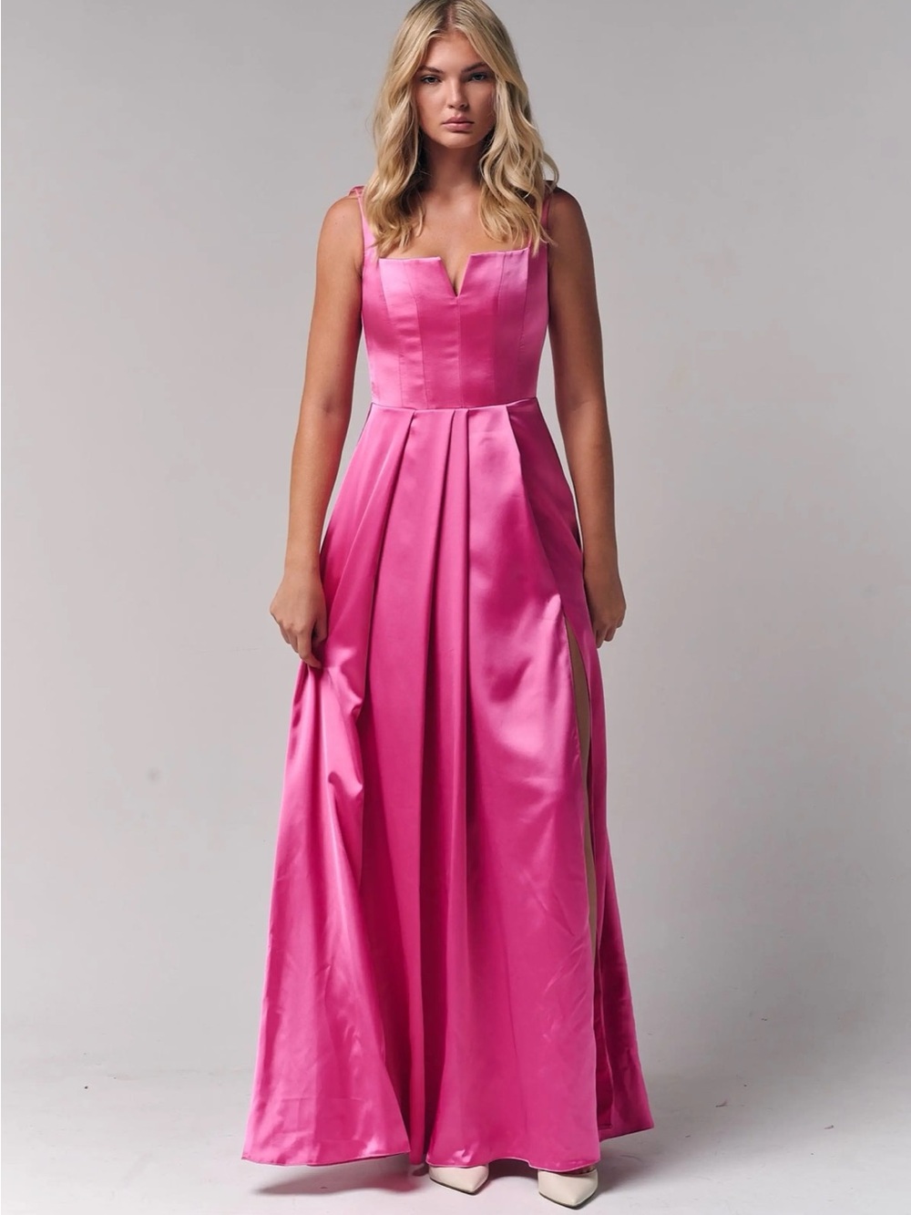 NWT LE FAFO GOWN